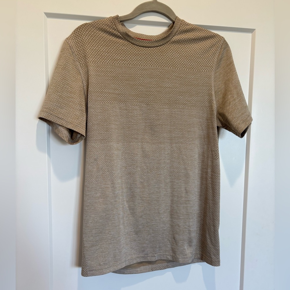 Champion c9 Power Core Men's Fitted Shirt. Sz Small. Performance Activity.